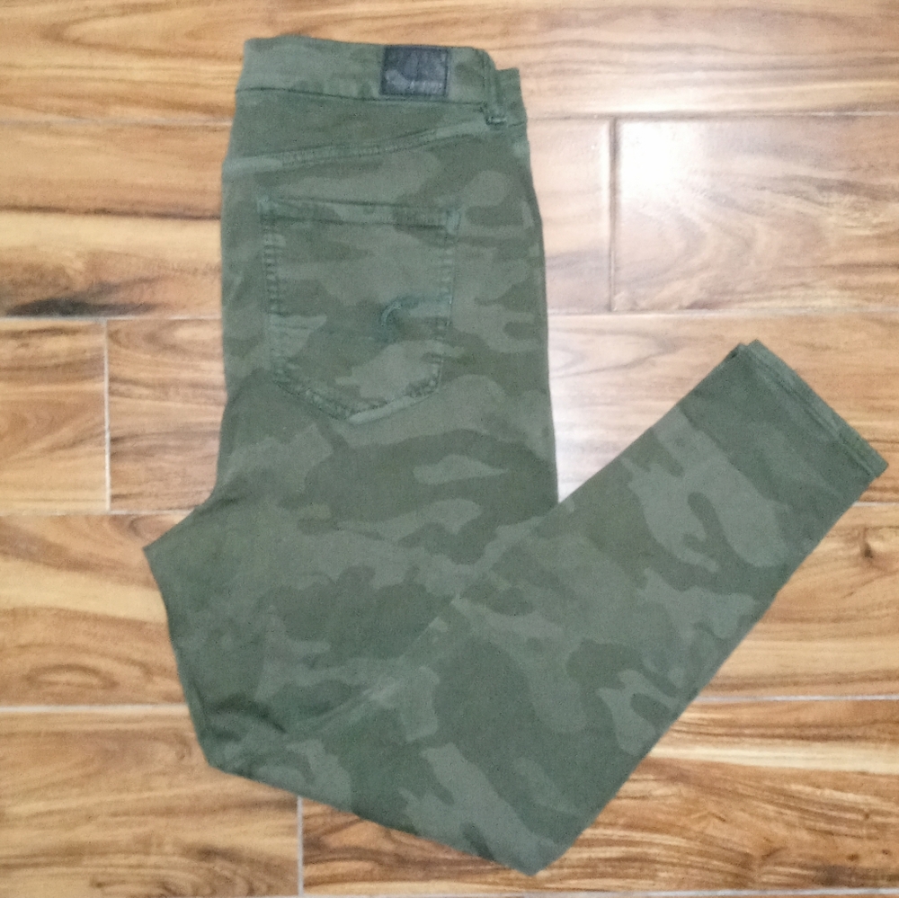 American Eagle Outfitters Green Camo Skinny Pants